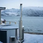 Arctic Ocean Skjoldehamn